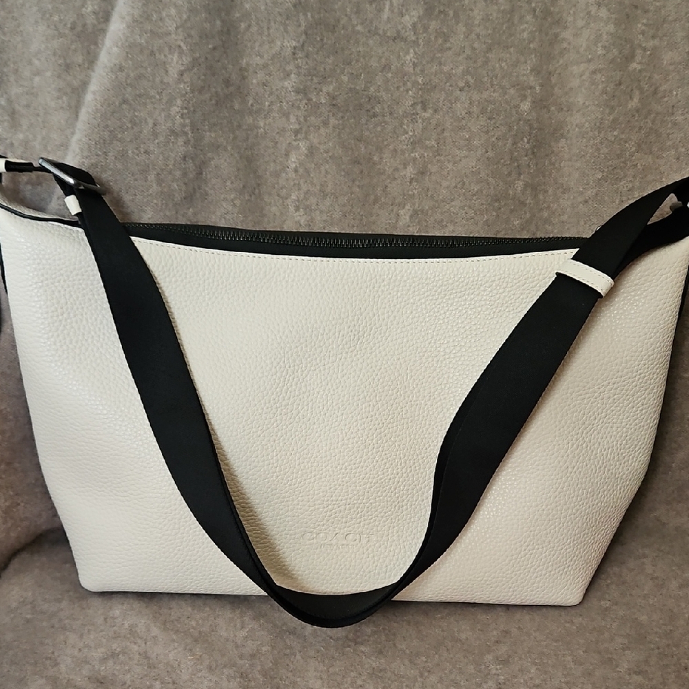 Coach Cream and Black Shoulder Bag